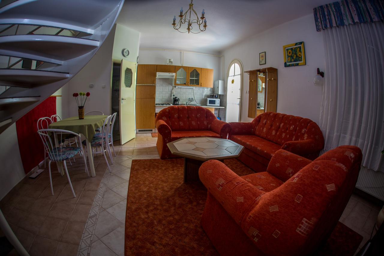 Aqua Line Apartmanhaz Хайдусобосло Экстерьер фото