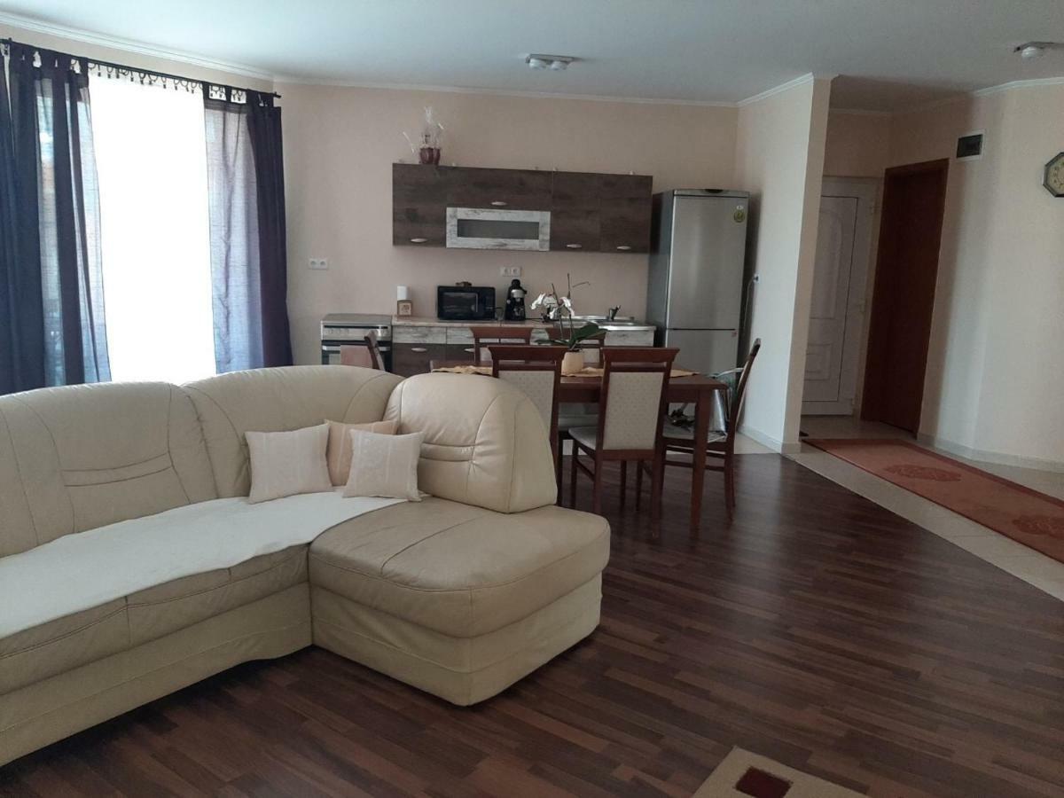 Aqua Line Apartmanhaz Хайдусобосло Экстерьер фото